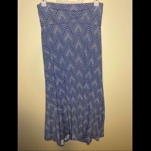 LulaRoe Blue and White Patterned Maxi Skirt ✨
